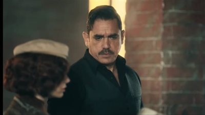 وجود ملابس غريبة داخل الدكان الأحمر.. أبرز أحداث الحلقة 5 من 