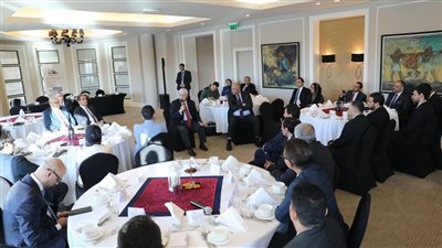 وزير التعليم العالي يجتمع بالمستشارين والملحقين الثقافيين العرب والأفارقة 