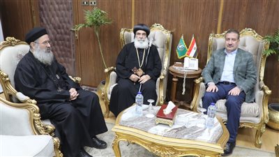 الأنبا بنيامين يقدم التهنئة لمحافظ المنوفية بمناسبة شهر رمضان 