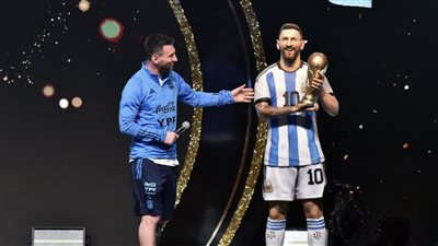 الكشف تمثال ليونيل ميسي في اتحاد أمريكا الجنوبية 