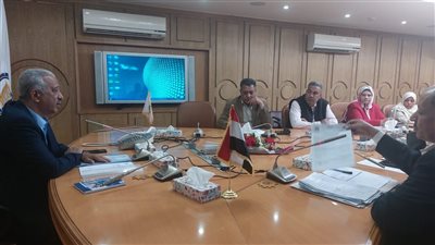 تحويل قرى الظهير الصحراوى إلى مراكز تنموية متكاملة بقنا