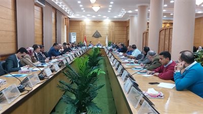 رئيس جامعة بنها يشيد بقطاعات الجامعة في تطور الأداء المؤسسي
