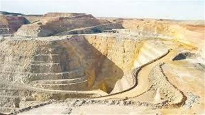 هل تتحول مصر لدولة مصدرة للذهب بعد اكتشاف منجم إيقات؟.. خبراء يجيبون