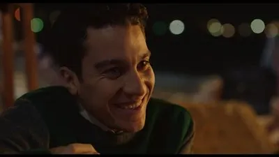 نور النبوي يبكي عند قبر أمه على أغنية عاملة إيه في الأجهر