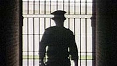 حبس عاطل وسائق انتحلا صفة رجال شرطة للنصب على المواطنين بالعجوزة