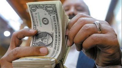 عاجل | يدعم جهود احتواء التضخم.. خبراء يفسرون قرار المركزي برفع الفائدة 2%