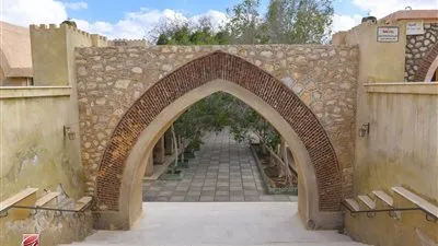 تعرف على القوس الأثري بدير أبو مقار 