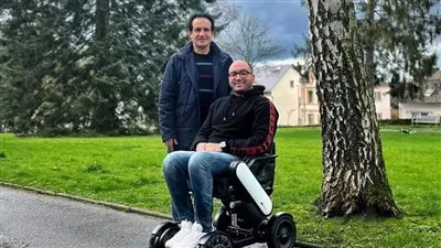 أحمد ثروت نجل الفنان محمد ثروت يشارك صورة تجمعه مع ابيه عبر الفيسبوك 