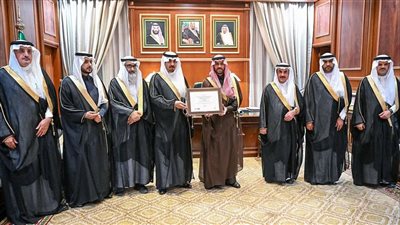 نائب أمير حائل يتسلم التقرير السنوي لجامعة حائل للعام 2021 -2022م