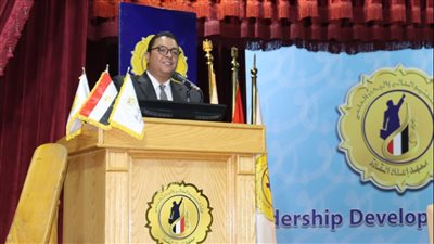 كريم همام: حرص معهد إعداد القادة على التوعية بالقضايا التي تهم الشباب 