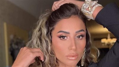 عاجل.. نجوم الفن بمسجد المشير لمساندة دينا الشربيني 