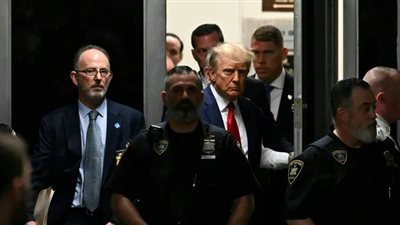 عاجل| محاكمة ترامب.. تعليق ناري من رئيس أمريكا السابق أمام المحكمة: 