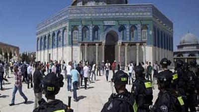 بمفرقعات وحجارة.. شبكة فلسطينية تكشف حجم الدمار داخل الأقصى بعد اقتحامه من قبل قوات الاحتلال