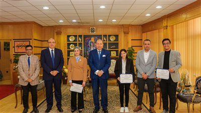 رئيس جامعة المنصورة يكرم الفريق الممثل لمصر فى المسابقة الدولية لهواوي لتكنولوجيا المعلومات والاتصالات 2022-2023
