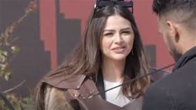 رامز جلال يسخر من هنادي مهنى في الحلقة 14 في برنامج 