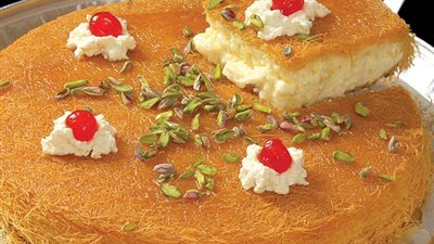 حلويات رمضان.. طريقة تحضير الكنافة بالقشطة