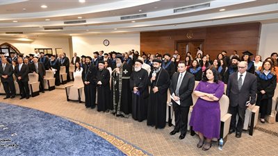 البابا تواضروس الثاني يكرم خريجي معهد 