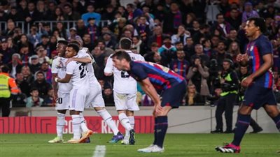 بنزيما يصوم ويفطر على الخصوم.. ريمونتادا ريال مدريد تحرق برشلونة وتؤهلهم إلى نهائي كأس ملك إسبانيا