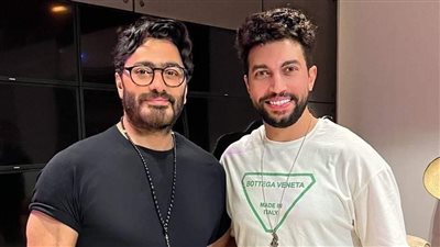تامر حسني والشاعر عمرو المصري في أغنية جديدة 