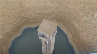 مشهد صادم لـ أحد سدود تونس بعد جفاف المياه بداخله (فيديو)