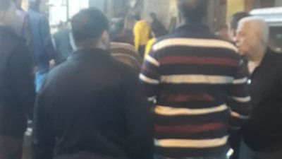 البحث عن مفقودين أسفل عقار منهار في المنشية بالإسكندرية 