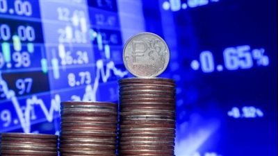 مكاسب طفيفة للأسهم اليابانية وسط ضعف الين