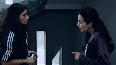 دويتو عصبي وغامض بين هدى المفتي ووالدتها في 