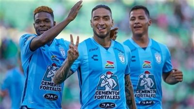 باتشوكا يقسو على سانتوس برباعية في الدوري المكسيكي