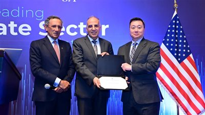 وزير الري يشارك فى الجلسة الحوارية التي نظمتها الغرفة التجارية الأمريكية عن 