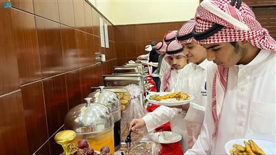 جمعية نماء تنظم احتفال لمتطوعون يوزِّعون وجباتِ الإفطار يوميًّا