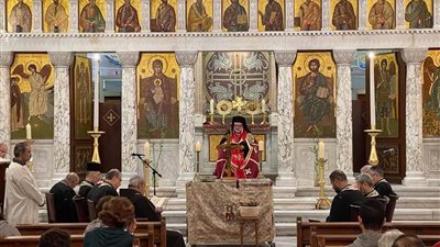 المطران شامي يترأس صلاة تبريك الزيت المقدس بالظاهر