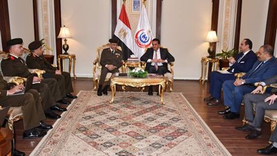 وزير الصحة يناقش مع مدير الإشارة أوجه الاستفادة من خدمات الشبكة الوطنية الموحدة للطوارئ والسلامة العامة 