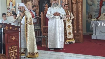 الأنبا دانيال يترأس صلوات خميس العهد بأسيوط الجديدة