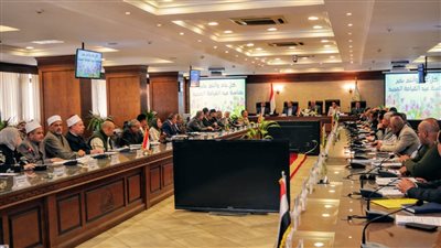 محافظ الجيزة يوجه برفع درجة الاستعدادات القصوى ومراقبة الأسواق 