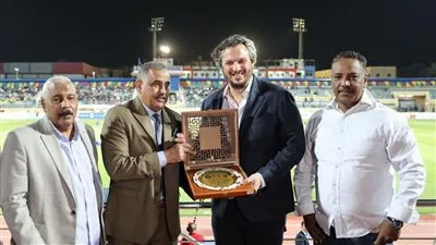 أسوان يكرم المهندس ممدوح عيد ونادي بيراميدز