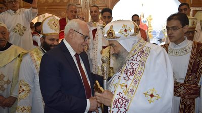 محافظ بورسعيد يقدم التهنئة للمسيحيين بمناسبة عيد القيامة المجيد