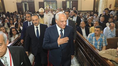محافظ الجيزة يهنئ الأقباط بعيد القيامة المجيد بالكنيسة الأرثوذكيسية