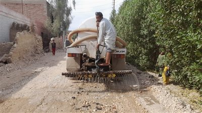 تمهيد شوارع قرية الكويت وحملات نظافة بمحيط مشروعات 