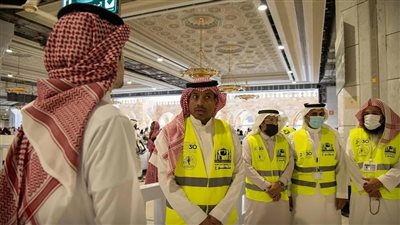 أكثر من 7000 متطوع بالمسجد الحرام يقدمون أعمال وخدمات تطوعية وإنسانية