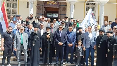 محافظ الدقهلية من الكنيسة.. الشعب المصري نسيج واحد