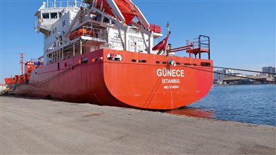 شحن 3200 طن صودا ك أو ية وتفريغ 2852 طن رخام بميناء غرب بورسعيد