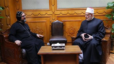 كاهن الكنيسة السريانية الأرثوذكسية يهنئ وكيل الأزهر بعيد الفطر المبارك