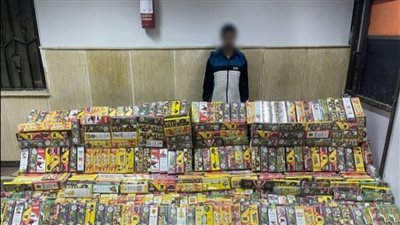 ضبط شخص لحيازته نصف مليون قطعة ألعاب نارية داخل مخزن بالمنيا