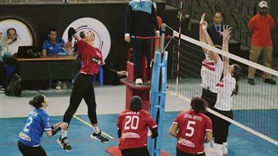 رئيس الأهلي يهنئ «سيدات الطائرة» بالدوري.. وبنات اليد بالكأس