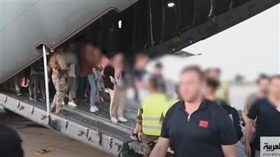 صور متداولة لعملية إجلاء بعثات فرنسية من السودان عبر قاعدة جيبوتي (فيديو)