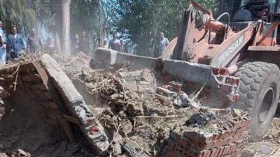 إزالة فورية لمقابر مخالفة بكفر داود و(16) حالة تعد في العيد بالمنوفية