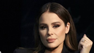 بإطلالة أنيقة.. كارول سماحة تخطف أنظار الجمهور