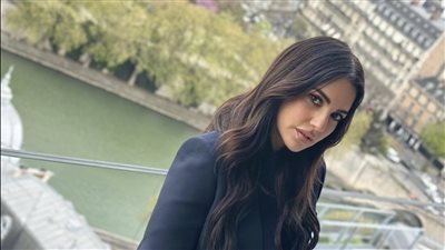 بإطلالة كلاسيكية.. درة تبهر جمهورها بأحدث ظهور لها