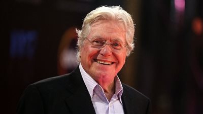 السر والملحد..4 أعمال فنية ينتظرها حسين فهمي والعرض قريبًا