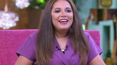 رحمة أحمد تطلب الدعاء لوالدها بعد تعرضه لوعكه صحية